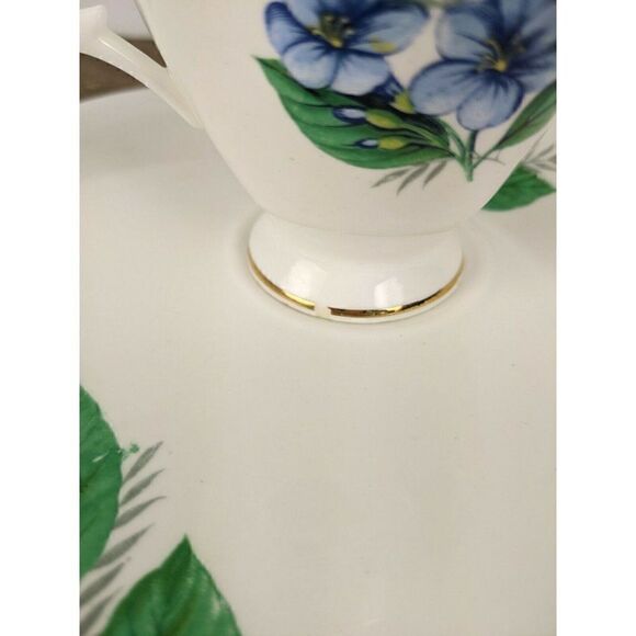 Windsor Bone Chine Tea cup and saucer, snack plate Blue flowers gold rim - Picture 6 of 10